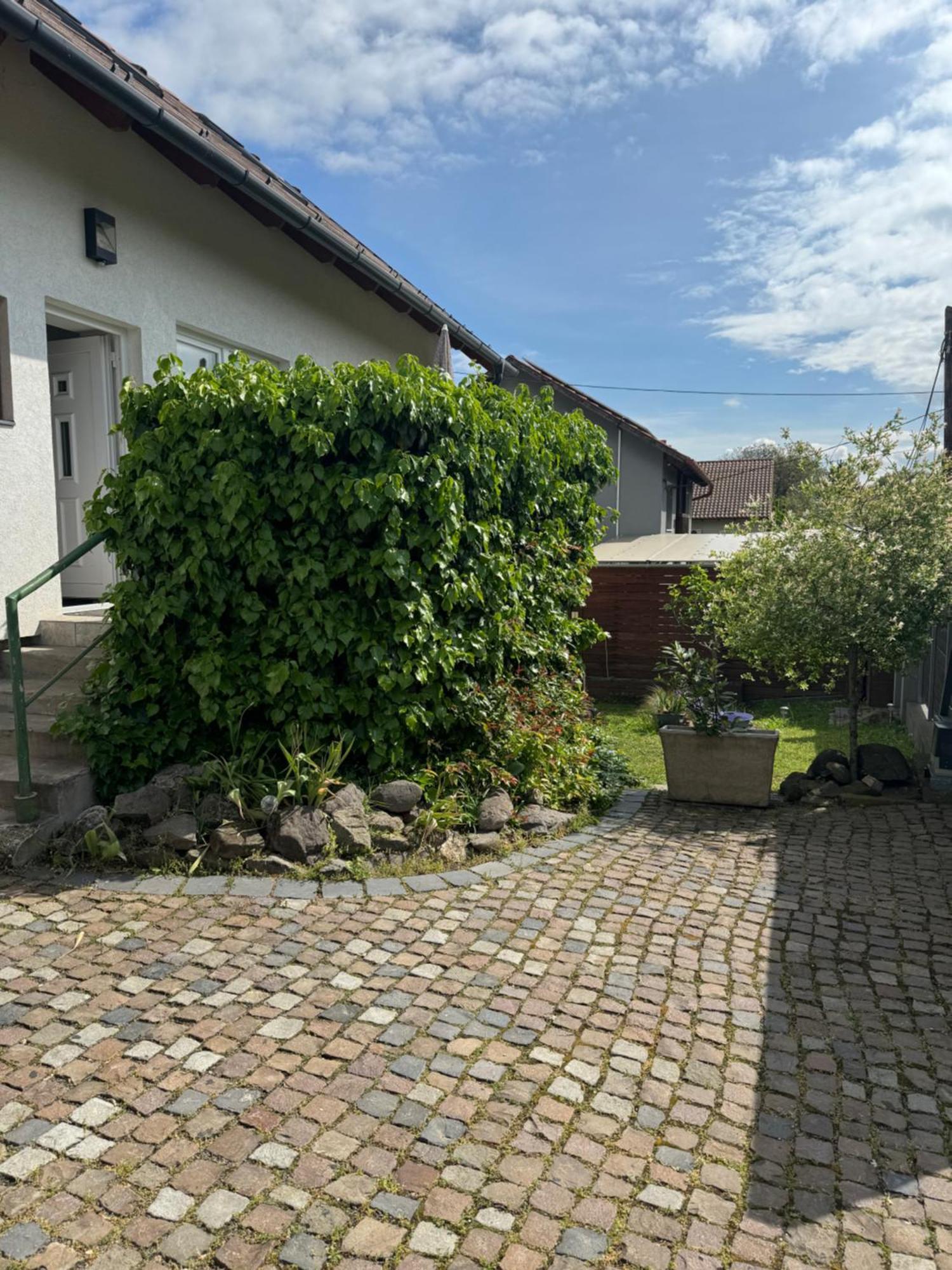 Aparthotel Pelini középső à Szentendre Extérieur photo