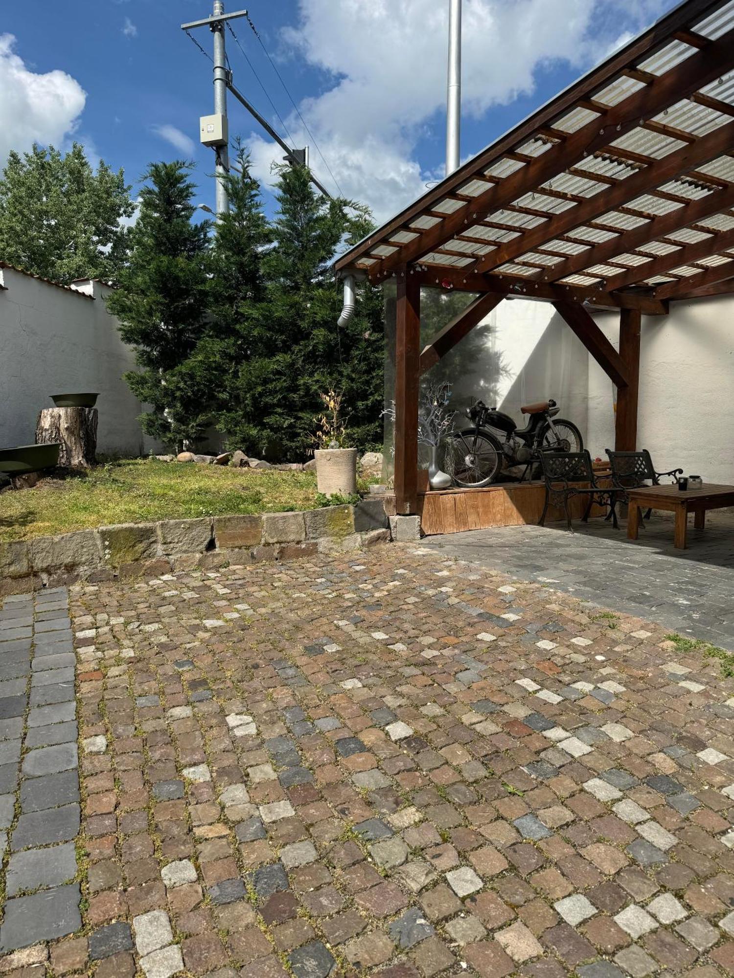 Aparthotel Pelini középső à Szentendre Extérieur photo