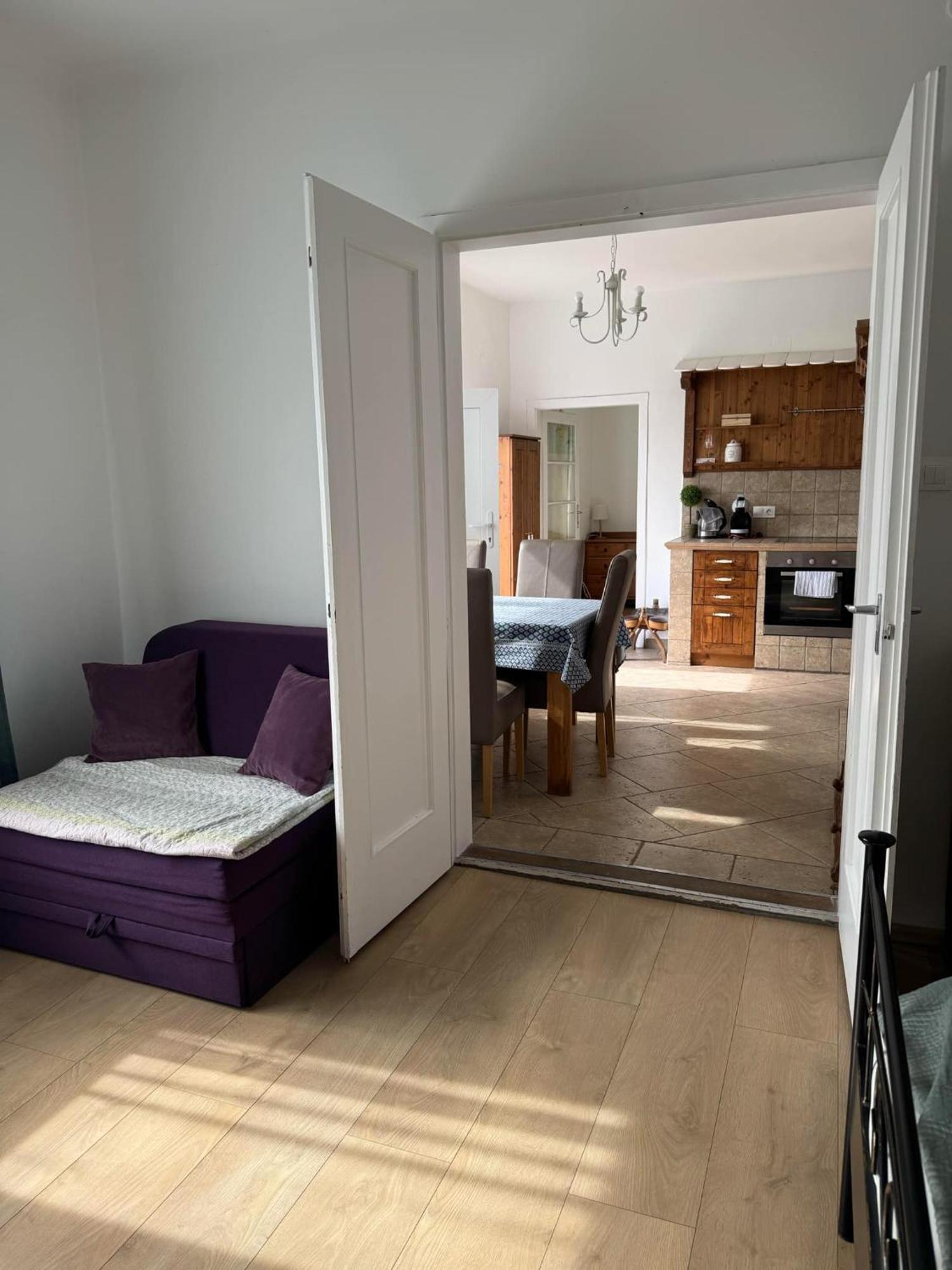 Aparthotel Pelini középső à Szentendre Extérieur photo