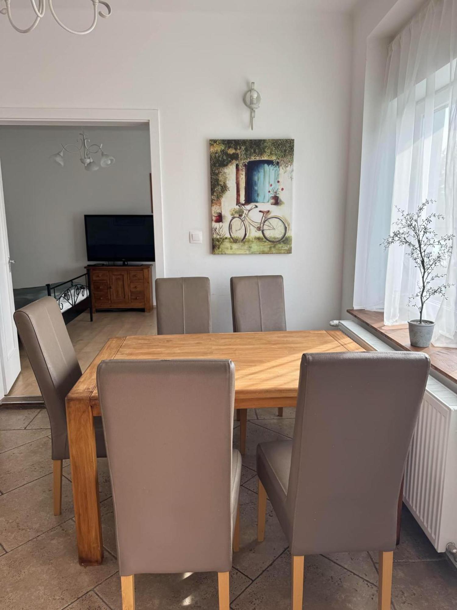 Aparthotel Pelini középső à Szentendre Extérieur photo